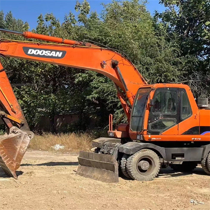 Harga murah 22 ton bekas penambang roda Korea Doosan DX 210W-7 dengan jam kerja yang lebih rendah