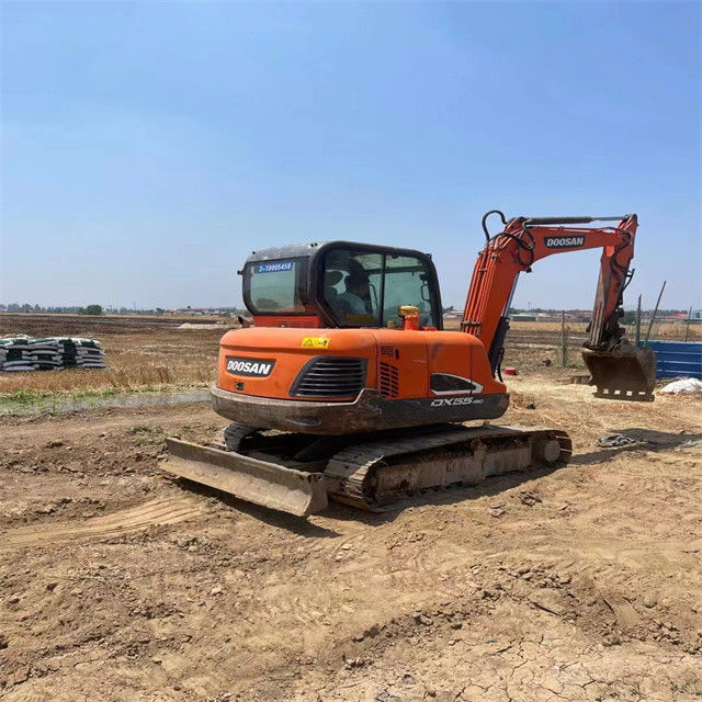 5.5 Ton Siap Digunakan Excavator Untuk Kerja Dan Berpengalaman Digunakan Korea Diimpor Doosan DX 55
