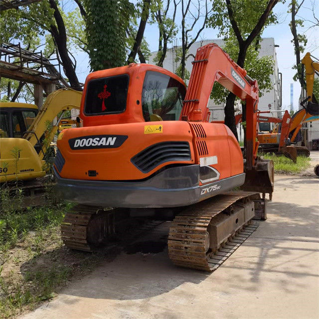 8 Ton Siap Digunakan Excavator Untuk Kerja Dan Berpengalaman Digunakan Korea Diimpor Doosan DX 75