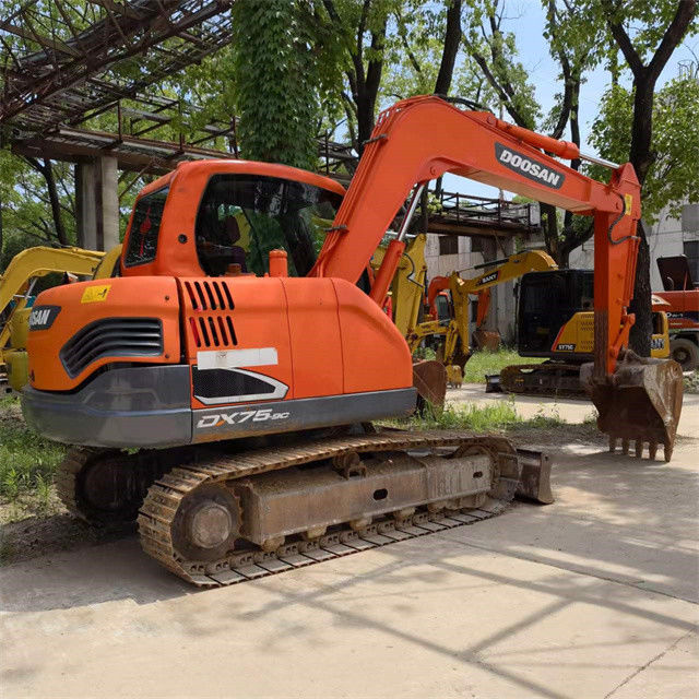 8 Ton Siap Digunakan Excavator Untuk Kerja Dan Berpengalaman Digunakan Korea Diimpor Doosan DX 75