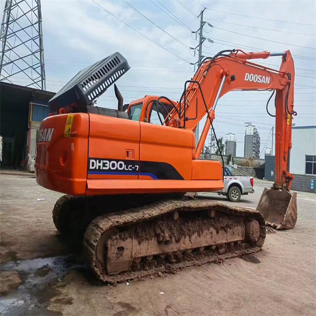 29 ton siap digunakan Excavator untuk bekerja dan berpengalaman digunakan Korea Diimpor Doosan DX 300LC Dalam kondisi baik