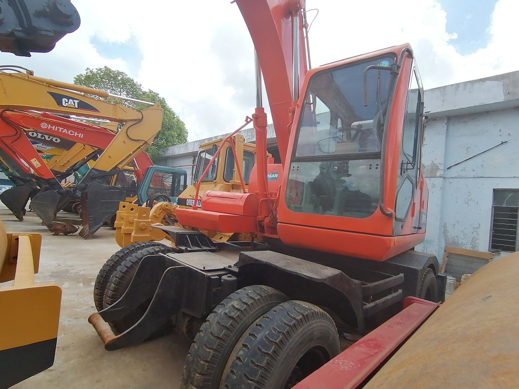 Siap bekerja dan berpengalaman digunakan Korea Digunakan excavator DH150W-7 dalam kondisi baik