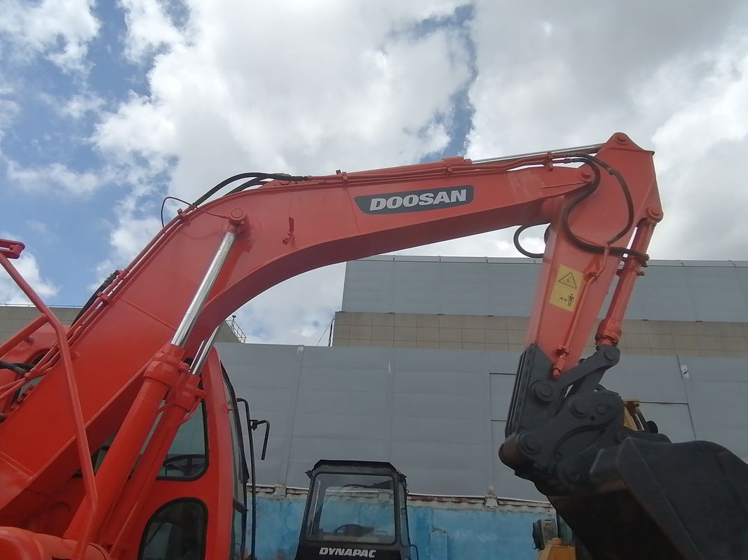 Siap bekerja dan berpengalaman digunakan Korea Digunakan excavator DH150W-7 dalam kondisi baik