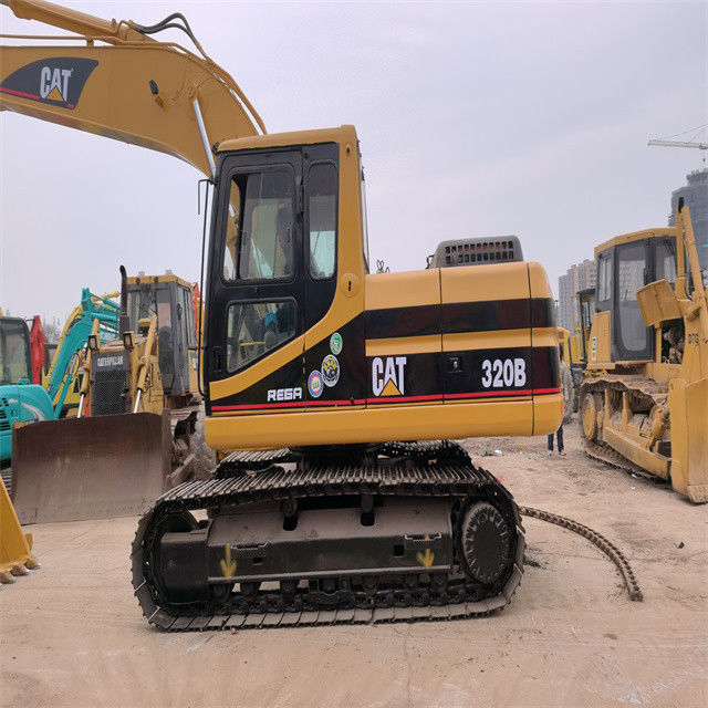 21 ton siap untuk bekerja dan berpengalaman digunakan Jepang Caterpillar 320 B dalam kondisi baik
