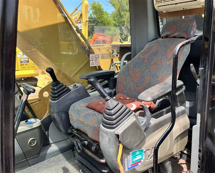 23ton siap untuk bekerja dan berpengalaman digunakan Jepang Caterpillar 323 D dalam kondisi baik