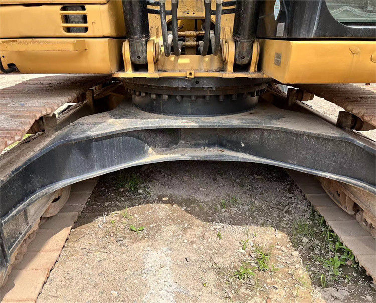23ton siap untuk bekerja dan berpengalaman digunakan Jepang Caterpillar 323 D dalam kondisi baik
