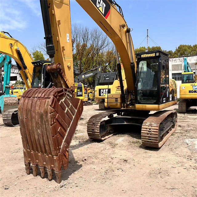 23ton siap untuk bekerja dan berpengalaman digunakan Jepang Caterpillar 323 D dalam kondisi baik