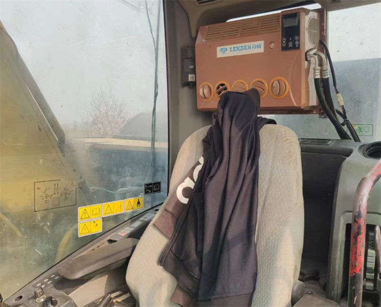 24.8 ton siap untuk bekerja dan berpengalaman digunakan Jepang Caterpillar 324 D dalam kondisi baik