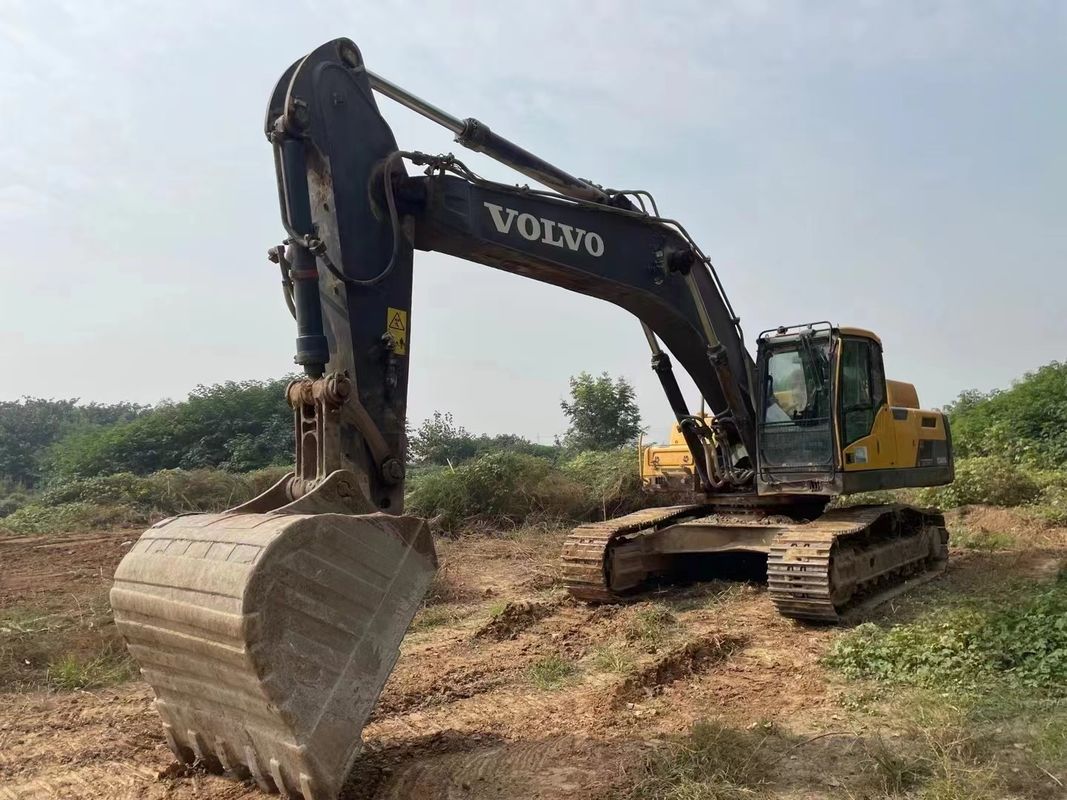 Swedia diimpor kualitas tinggi Volvo EC350DL mesin excavator merangkak digunakan hampir baru