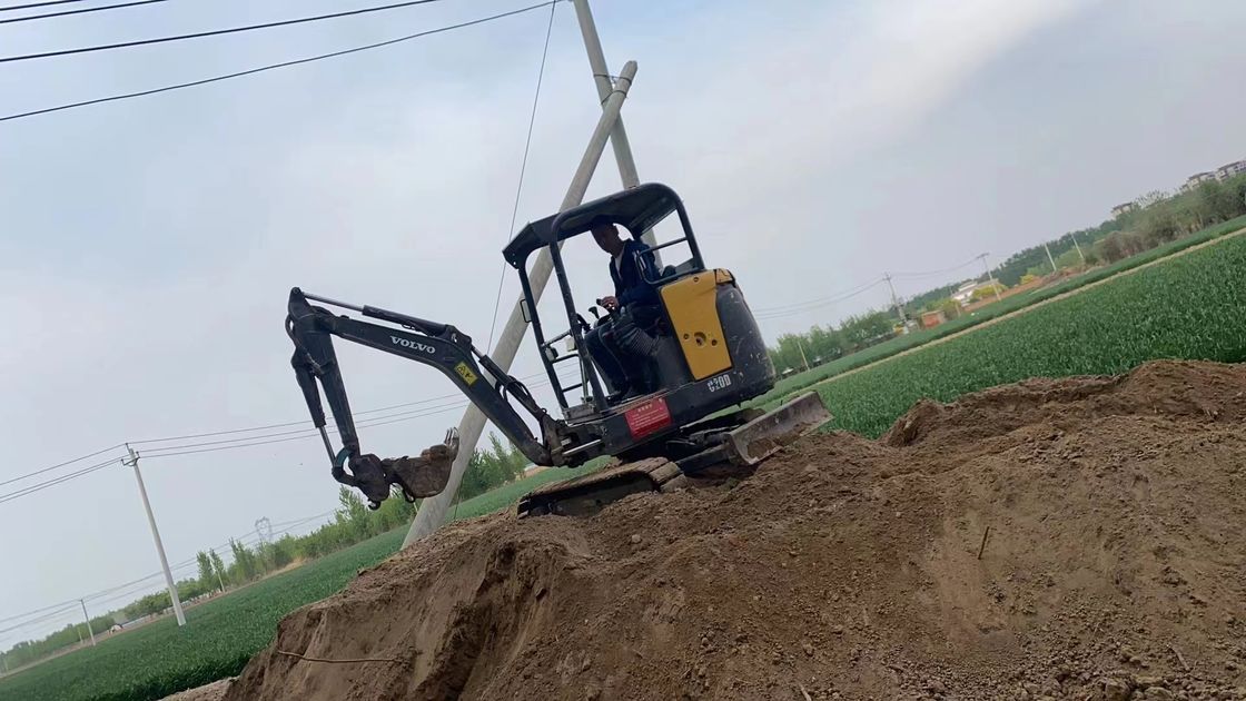 Swedia diimpor kualitas tinggi Volvo EC18D mesin excavator crawler digunakan hampir baru