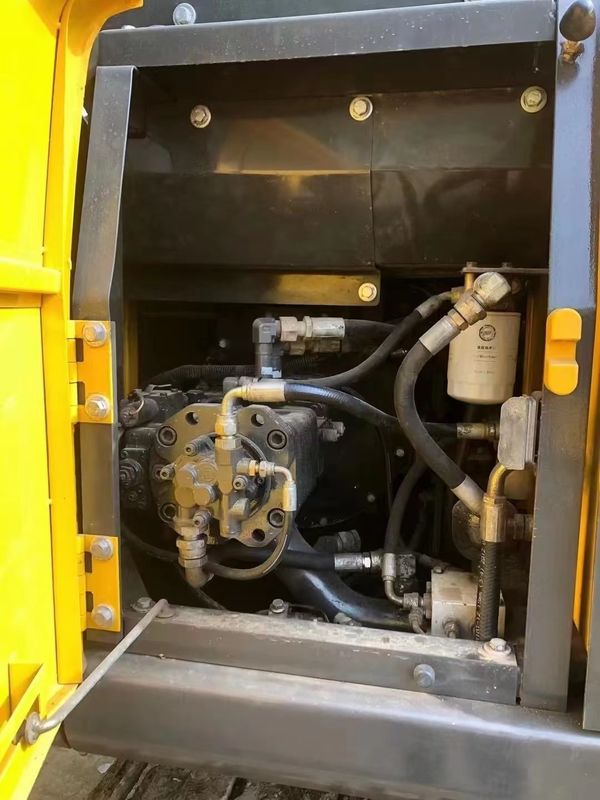 Swedia diimpor kualitas tinggi Volvo EC140D mesin excavator merangkak digunakan hampir baru 100% siap