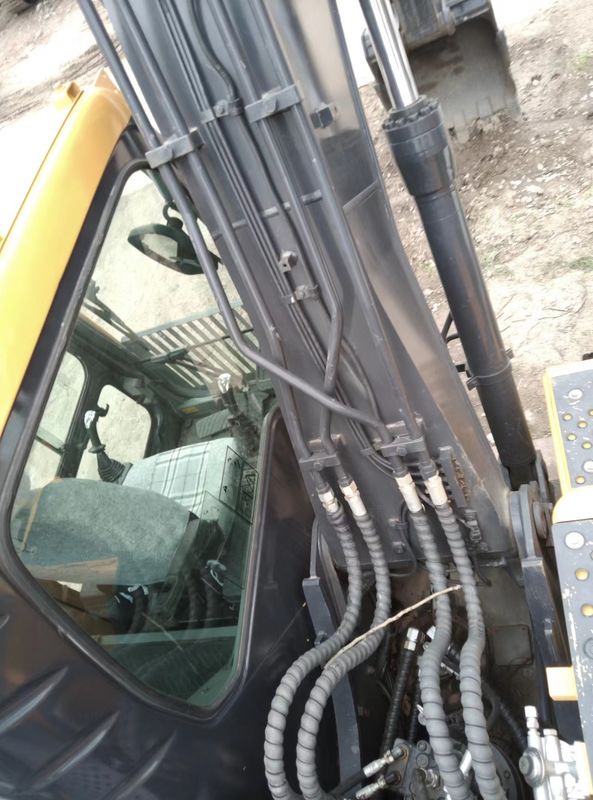 Swedia Diimpor Kualitas Tinggi Volvo EC140DL Crawler Excavator Mesin Digunakan Hampir Baru 100% Siap