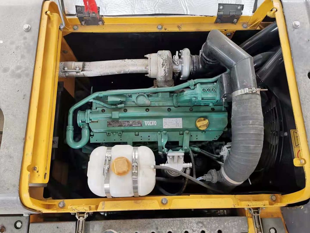 Swedia diimpor kualitas tinggi Volvo EC200DL mesin excavator merangkak digunakan hampir baru 100% siap