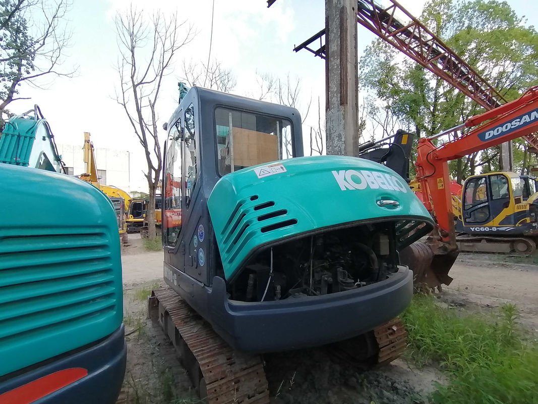 30.5kN KOBELCO SK60-C Mesin Excavator Berat 5,95t Daya mesin 42,4kW