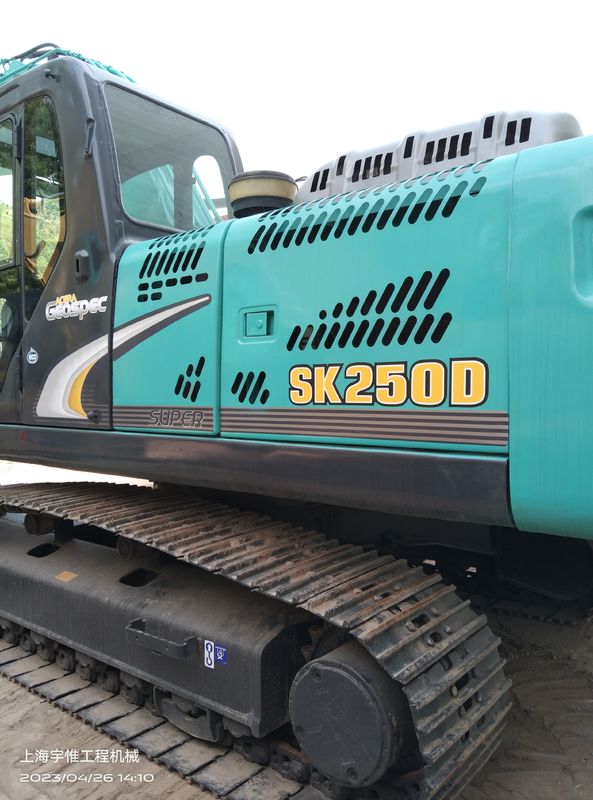 170 KN Tear Out Kobelco Sk250d Excavator Berat 24,7t Daya mesin 131kW