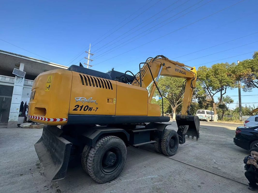 21.2 Ton Hyundai 210W-7 Digunakan Roda Excavator Ember kapasitas 1.34m3