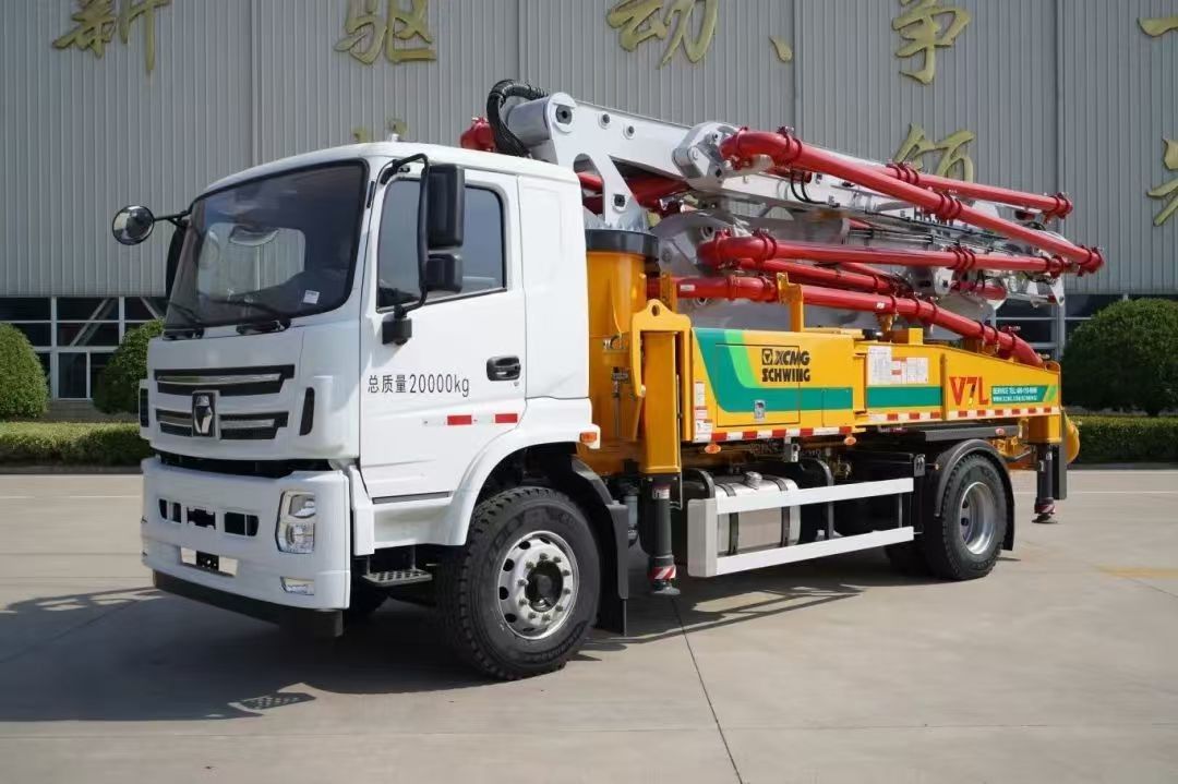 6×4 atau 8×4 drive siap bekerja XCMG. HB37A 37 m truk pompa beton untuk pengiriman beton dan tuang