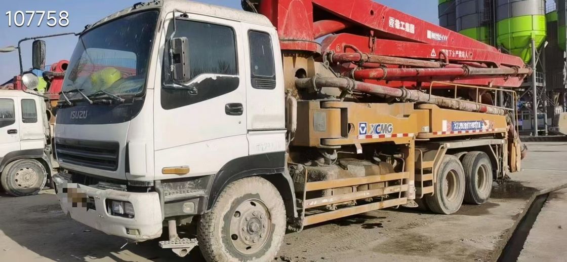 6×4 atau 8×4 drive siap bekerja XCMG. HB37A 37 m truk pompa beton untuk pengiriman beton dan tuang