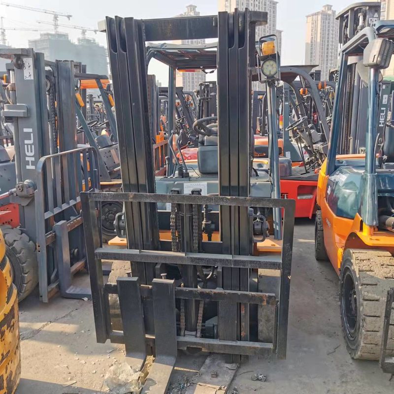 Jepang Forklift listrik kompak TOYOTA 2.5 ton Forklift Mesin tenaga
