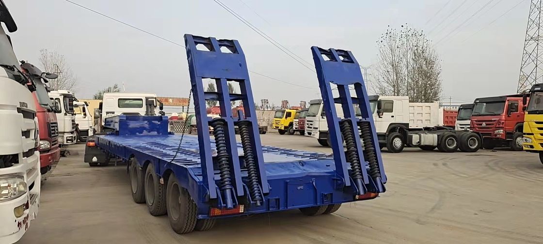Semi trailer dua poros dengan tempat tidur rendah dengan jarak rendah dan kapasitas beban yang kuat