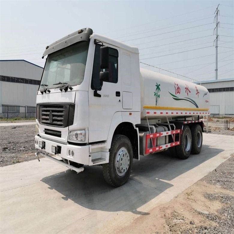 Truk Sino HOWO 6x4 Truk air 12-16m Luas penyemprotan 25000kg Berat kendaraan bruto