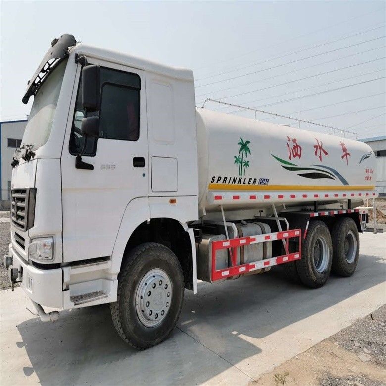 Truk Sino HOWO 6x4 Truk air 12-16m Luas penyemprotan 25000kg Berat kendaraan bruto