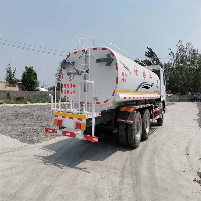 Truk Sino HOWO 6x4 Truk air 12-16m Luas penyemprotan 25000kg Berat kendaraan bruto
