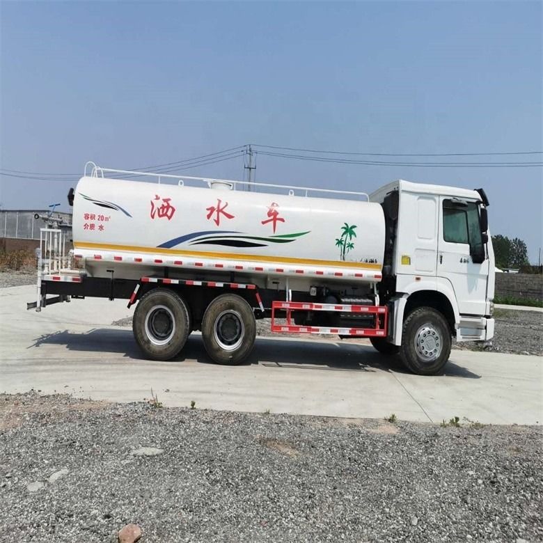 Truk Sino HOWO 6x4 Truk air 12-16m Luas penyemprotan 25000kg Berat kendaraan bruto