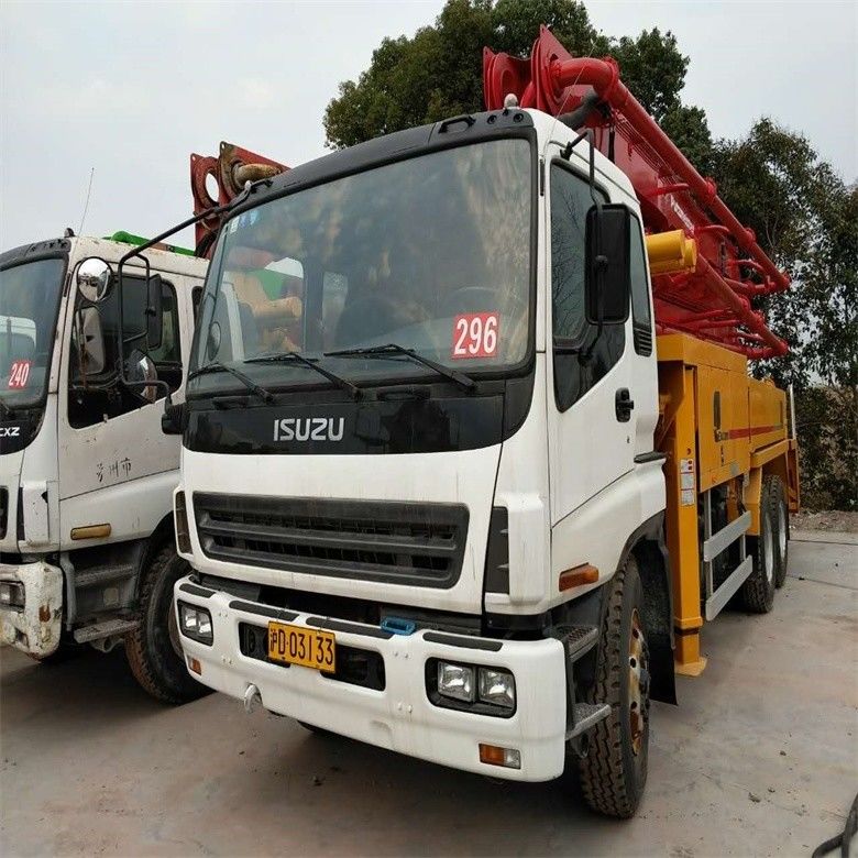 Chassis Kuning Digunakan Putzmeister Beton Pump Truck 37 Meter dengan Produktivitas 12M3/H
