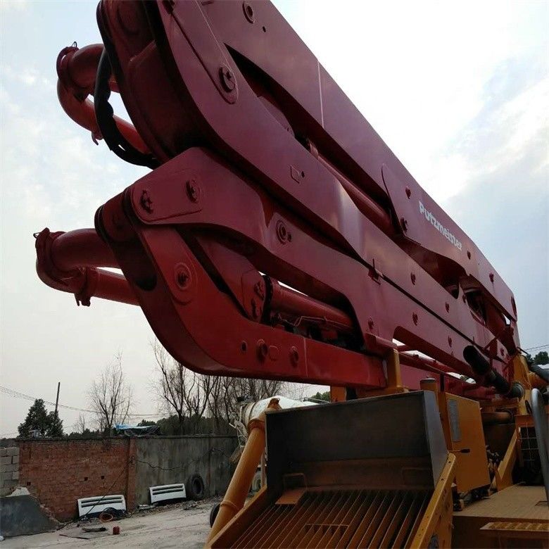 Chassis Kuning Digunakan Putzmeister Beton Pump Truck 37 Meter dengan Produktivitas 12M3/H