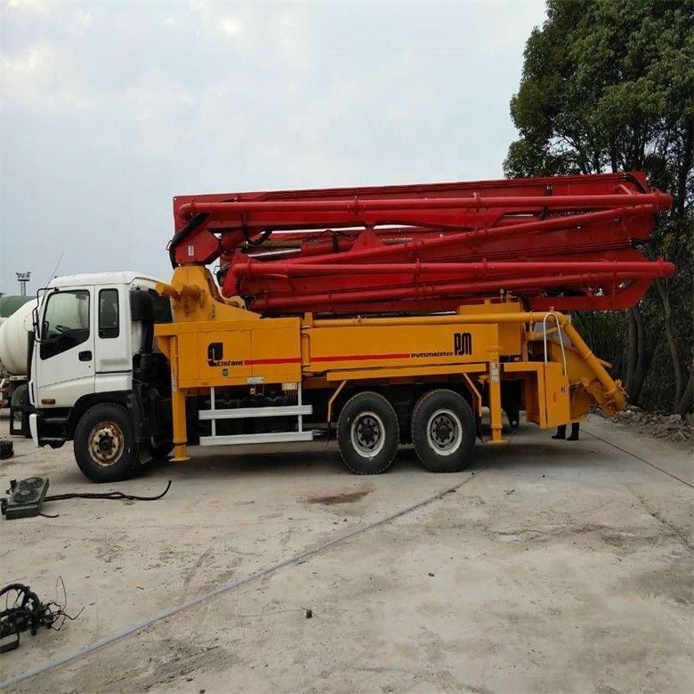 Chassis Kuning Digunakan Putzmeister Beton Pump Truck 37 Meter dengan Produktivitas 12M3/H
