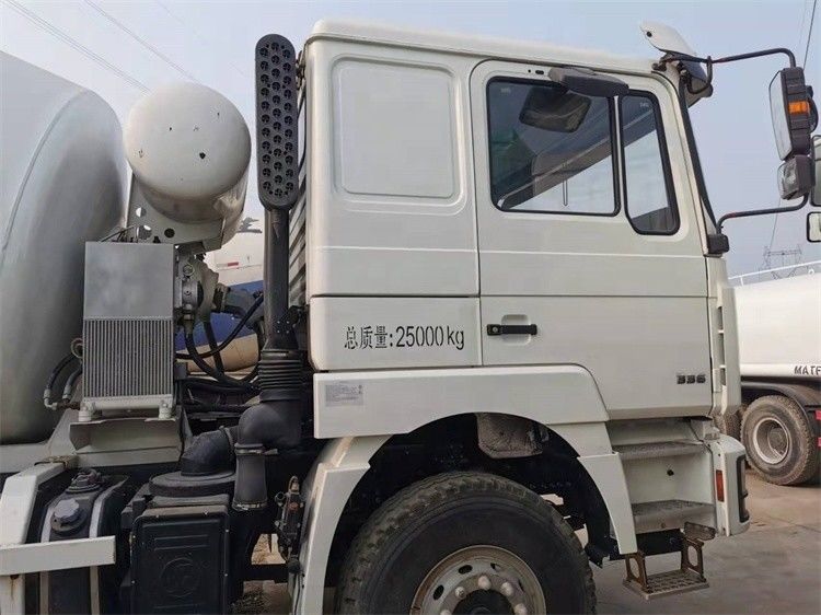 Second Hand Shacman F3000 Beton Cement Mixer Truck Dengan 20r/min Menggabungkan Drum Kecepatan
