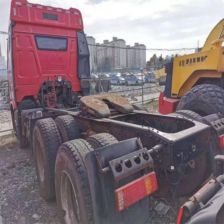 10 Nomor Shift Ke depan Digunakan Faw Traktor Truk Berat 6*4 Dengan Sistem Multimedia