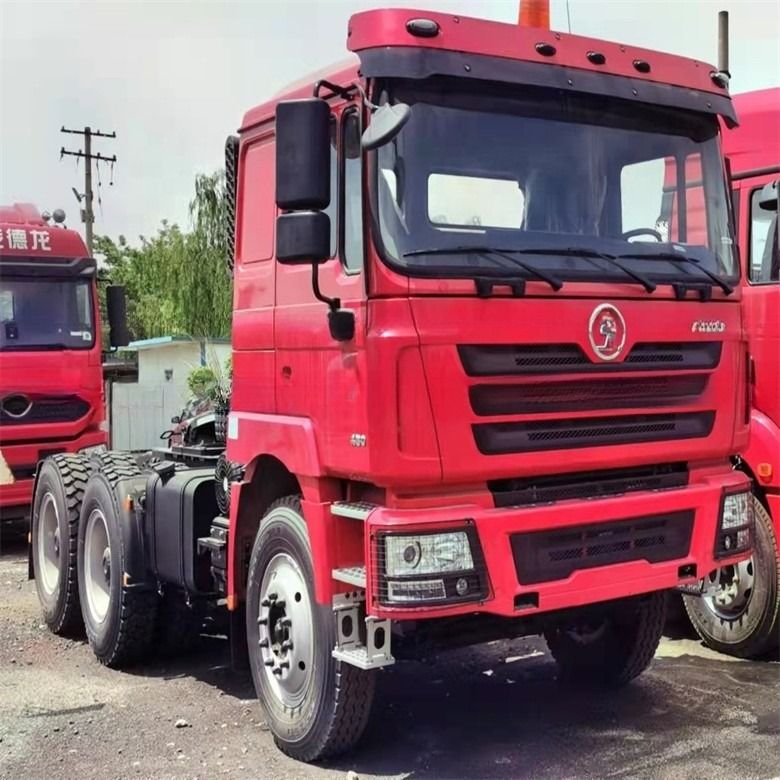 6*4 Shacman digunakan truk traktor dengan sistem kontrol stabilitas elektronik dan layar sentuh