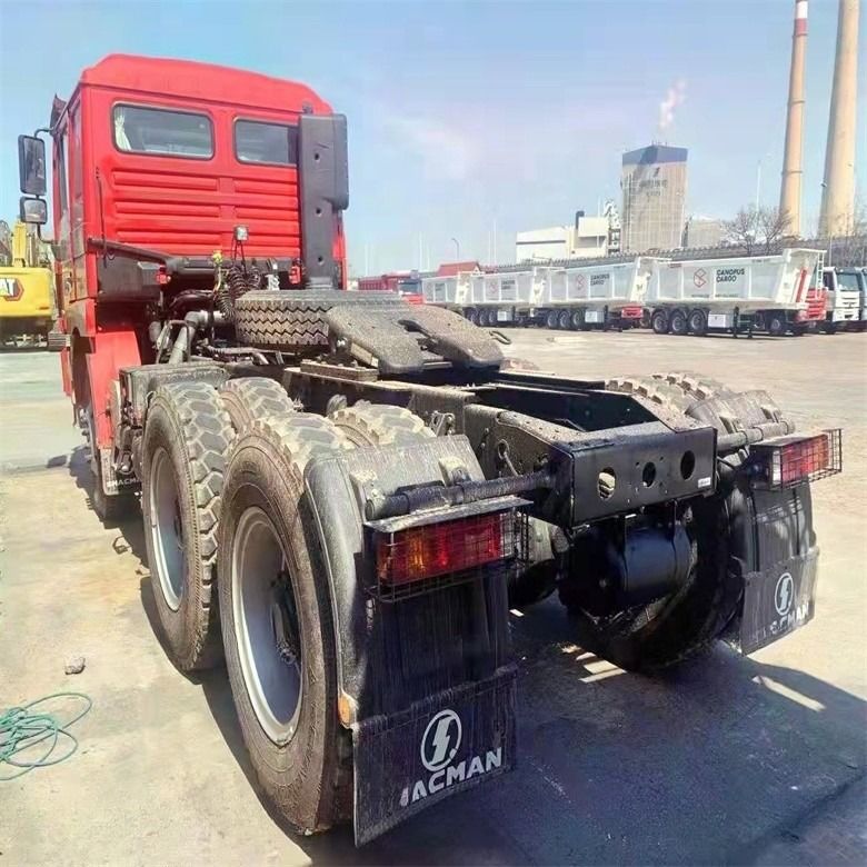 6*4 Shacman digunakan truk traktor dengan sistem kontrol stabilitas elektronik dan layar sentuh