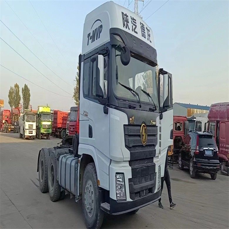 Shacman 6 X 4 ADE X3000 dengan kursi pengemudi normal dan transmisi manual