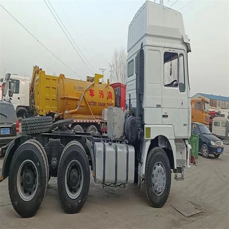 Shacman 6 X 4 ADE X3000 dengan kursi pengemudi normal dan transmisi manual