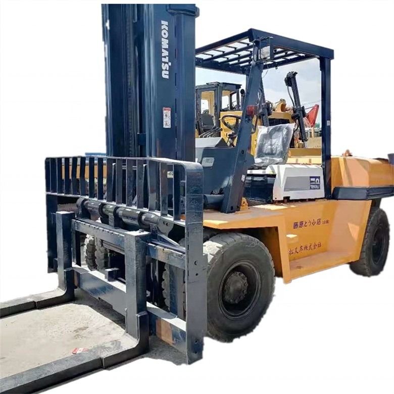 Tangan kedua Jepang Made Komatsu FD70 Diesel Forklift dengan dan 7000kg kapasitas muat