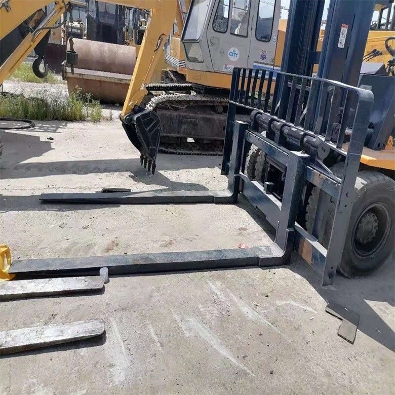 Tangan kedua Jepang Made Komatsu FD70 Diesel Forklift dengan dan 7000kg kapasitas muat