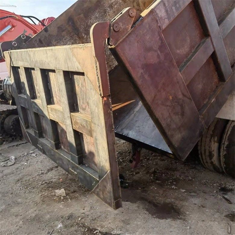 Sistem multimedia digunakan HINO 6*4 Heavy Duty 700 Dump Truck untuk konstruksi berat