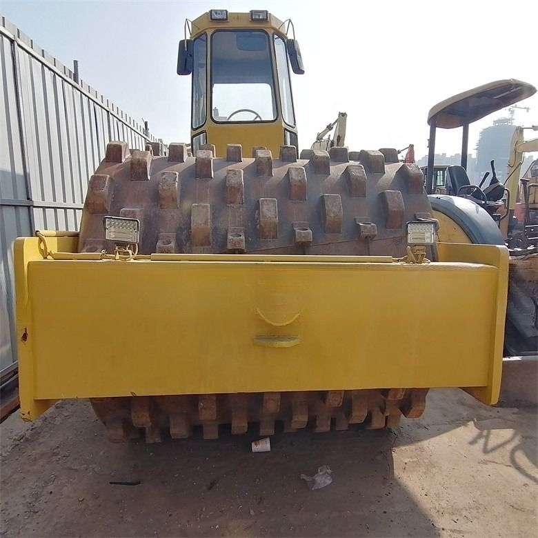 Mesin Diesel Jalan Paving Bomag BW217D-2 Digunakan Single Drum Domba Kaki Roller Jalan Hidraulik