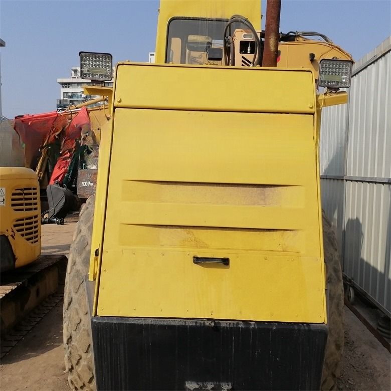 Mesin Diesel Jalan Paving Bomag BW217D-2 Digunakan Single Drum Domba Kaki Roller Jalan Hidraulik