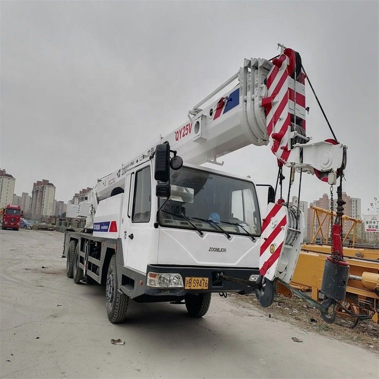 digunakan Zoomlion QY25V 20 Ton roda mobil truk derek dengan 3000-4000 jam kerja