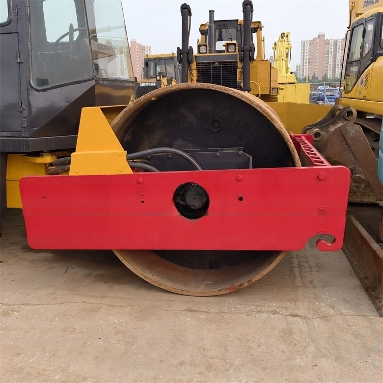 40KN Exciting Force Dynapac CA30D digunakan Roller Jalan Single Drum Roller untuk perbaikan jalan