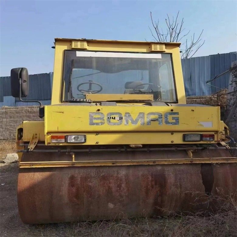 10 Ton Berat Operasi digunakan BOMAG BW 202 AHD-2 Roller Jalan Dan Kinerja Dijamin