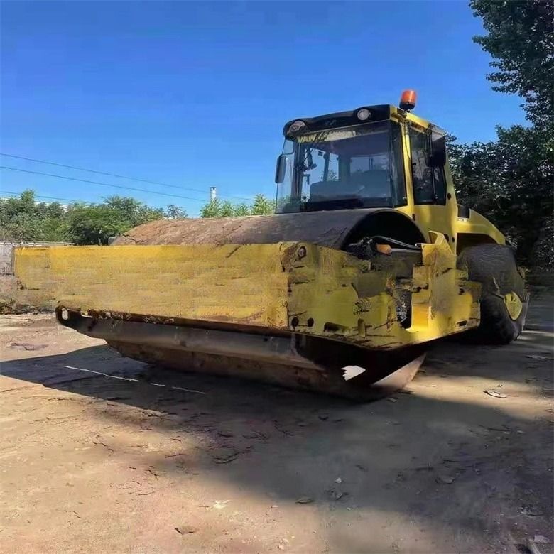 Popularitas Besar yang Dinikmati oleh BW 226DH-4 Compactor Bomag dengan 2000-2100 Jam Kerja