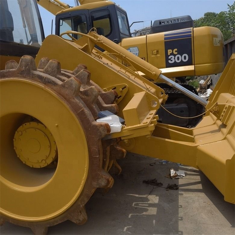 35 Ton Digunakan Caterpillar Cat 826G Compactor dalam kondisi yang sangat baik Warna Asli Jepang