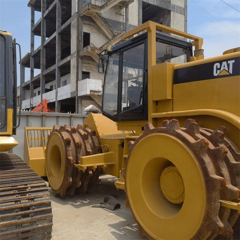 35 Ton Digunakan Caterpillar Cat 826G Compactor dalam kondisi yang sangat baik Warna Asli Jepang