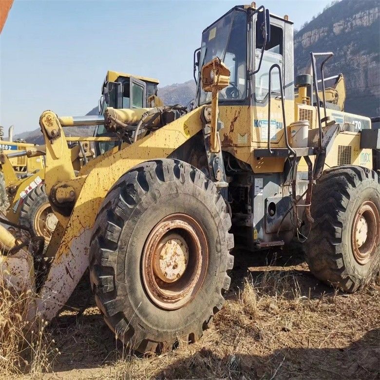 2016 Komatsu WA470-3 wheel loader yang sangat baik 6,5 Kubik Kapasitas 23 Ton beban terjangkau