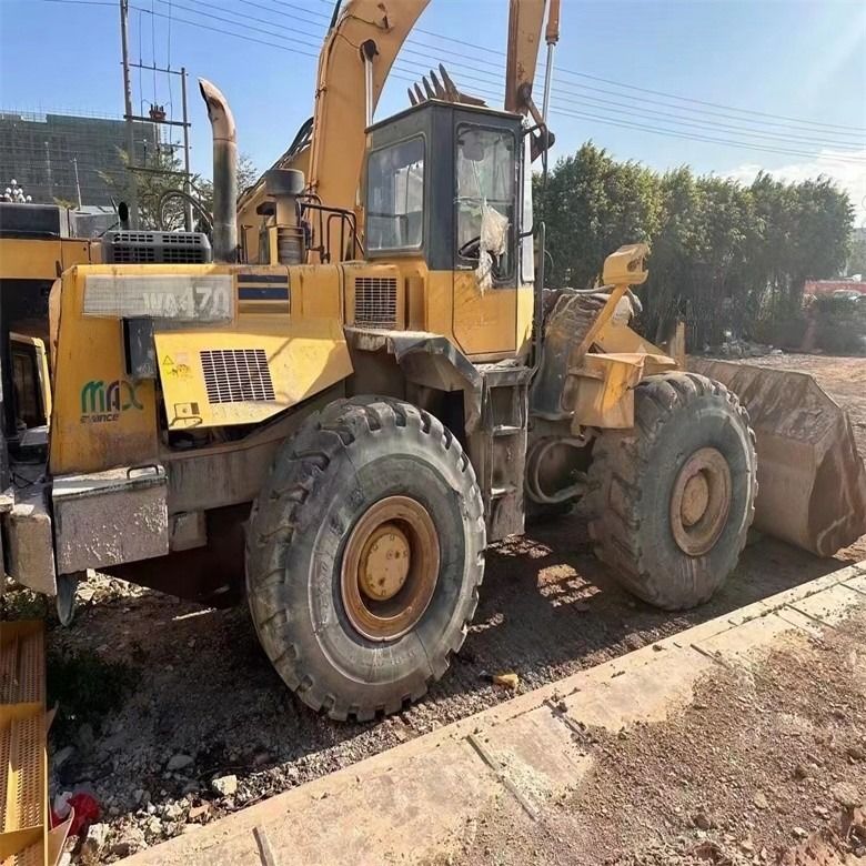 2016 Komatsu WA470-3 wheel loader yang sangat baik 6,5 Kubik Kapasitas 23 Ton beban terjangkau